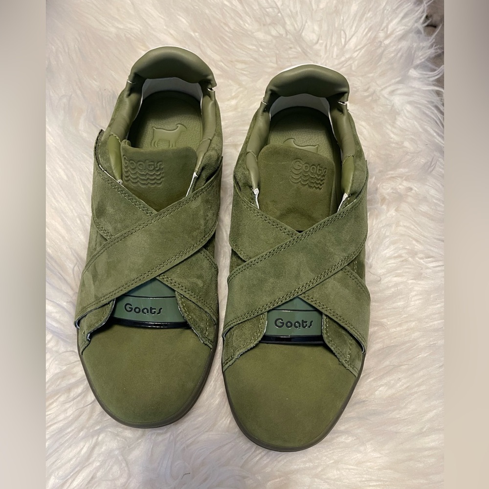 New Men’s 8.5 GOATS Brand, Olive Green, Leather Upper, Slip On & Velcro Sneakers